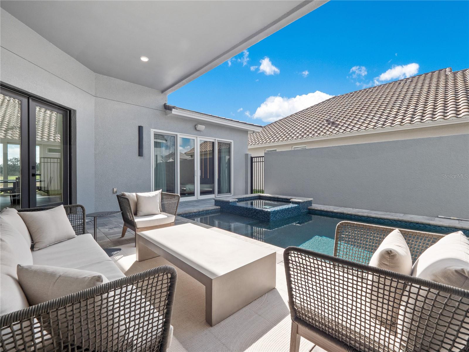 Image 10 of 43 For 239 Hampton Loop