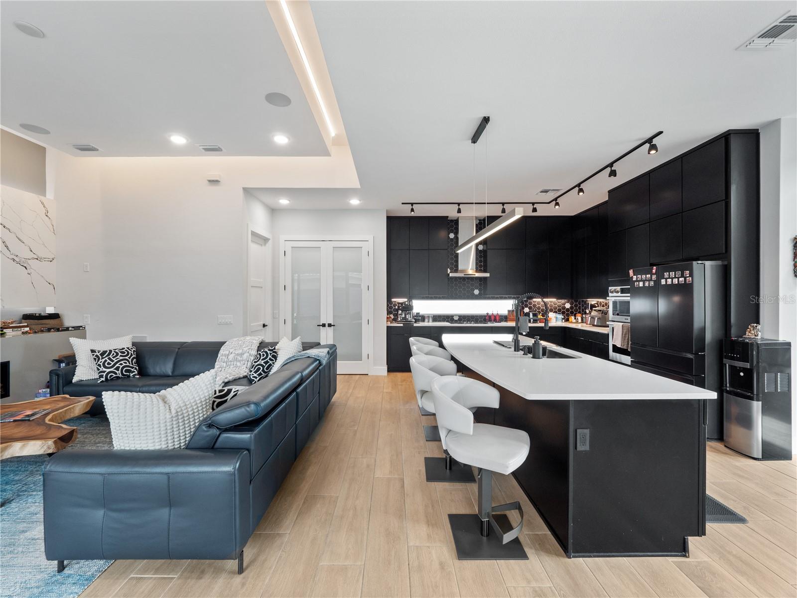 Image 14 of 43 For 239 Hampton Loop