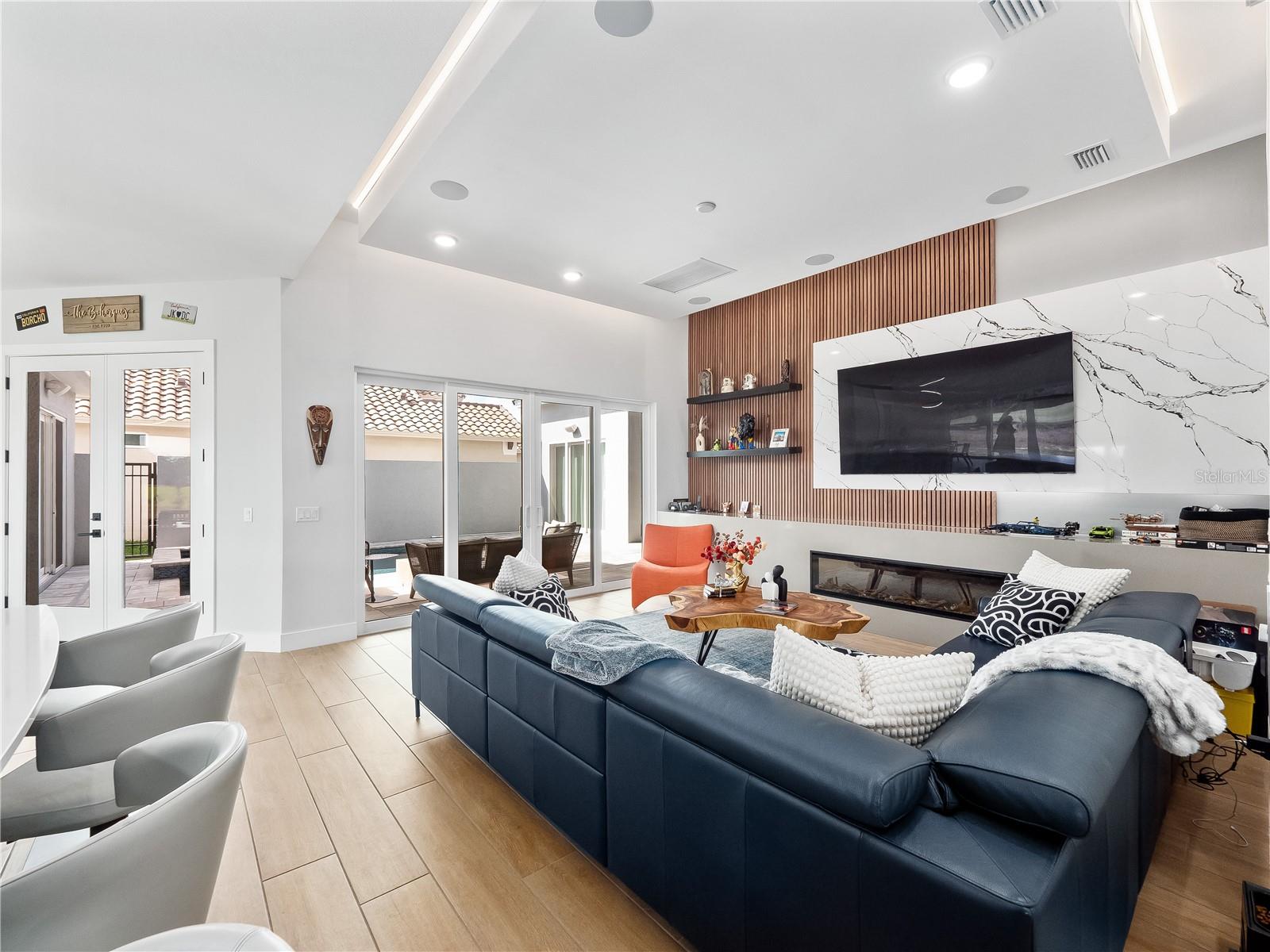 Image 16 of 43 For 239 Hampton Loop