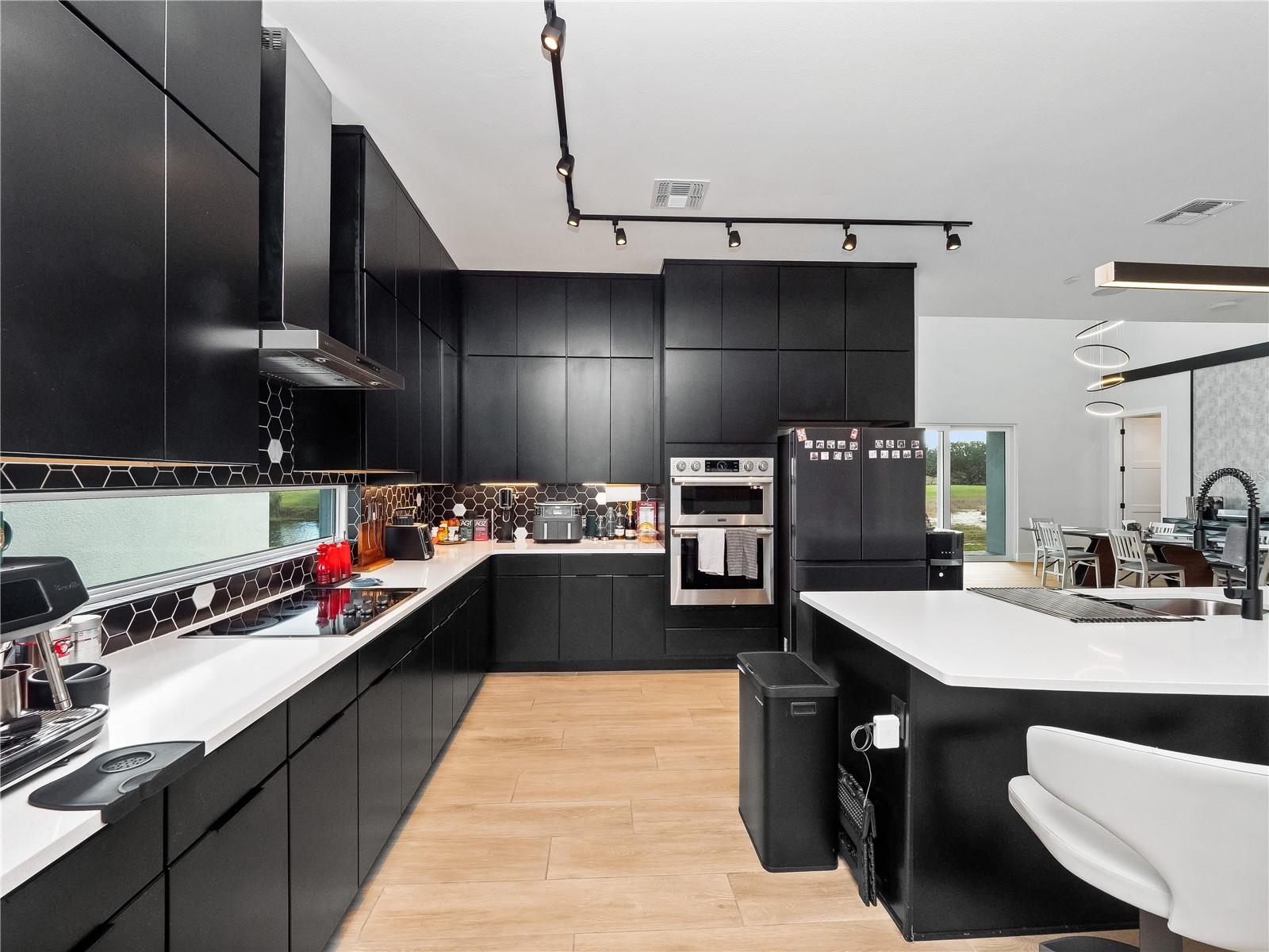 Image 17 of 43 For 239 Hampton Loop