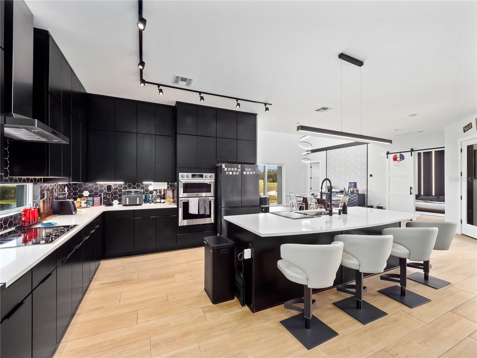 Image 18 of 43 For 239 Hampton Loop