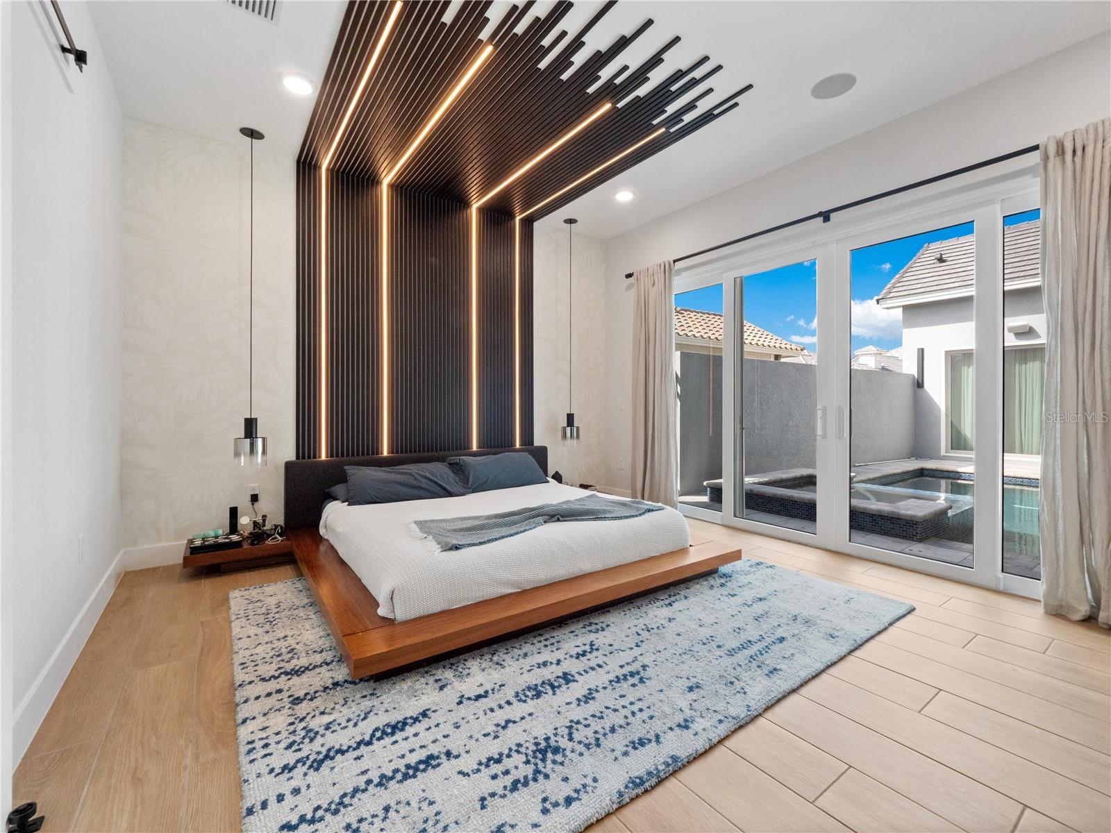 Image 23 of 43 For 239 Hampton Loop