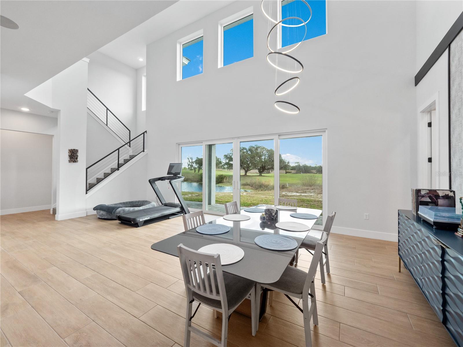 Image 28 of 43 For 239 Hampton Loop