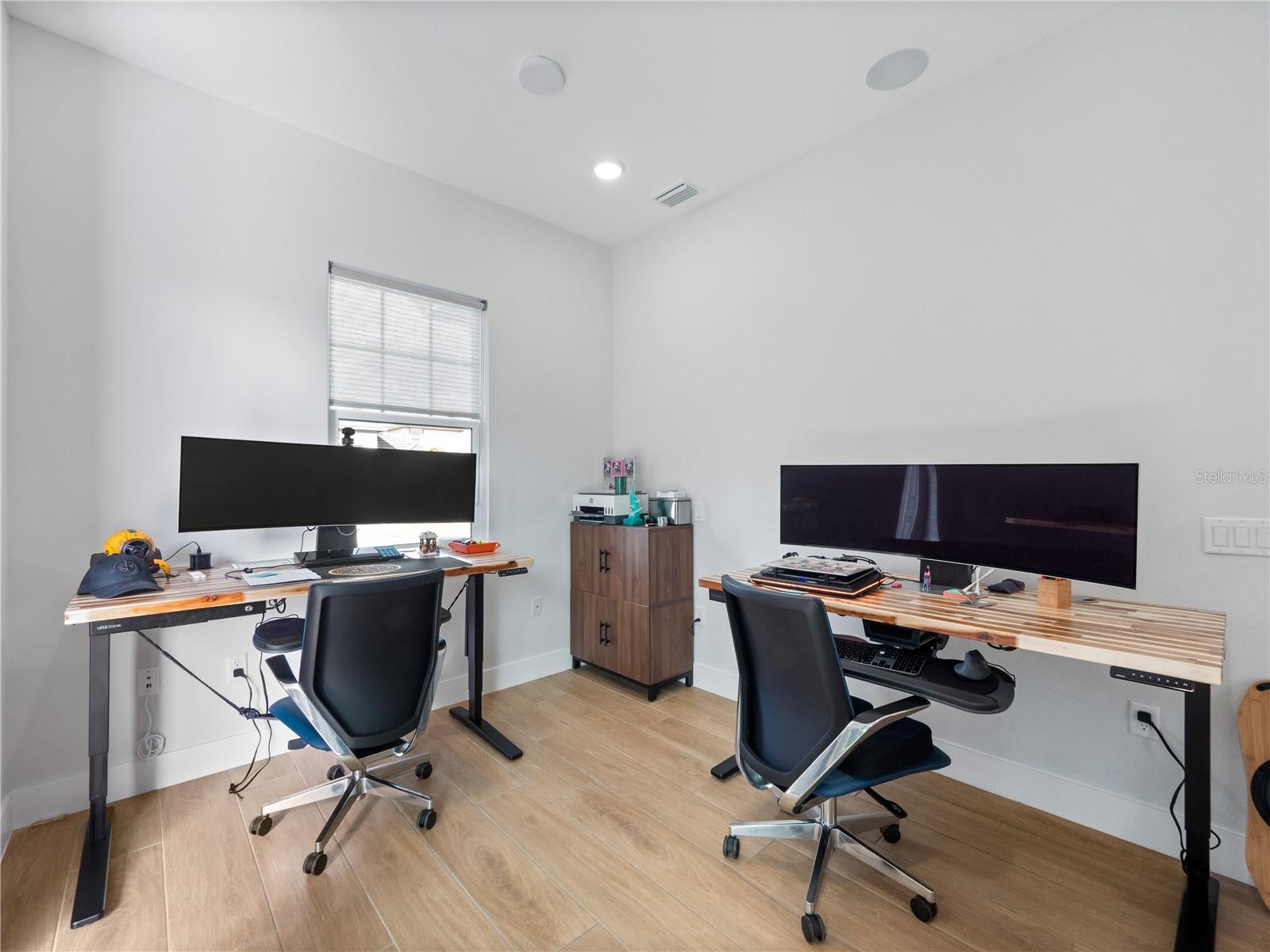 Image 37 of 43 For 239 Hampton Loop