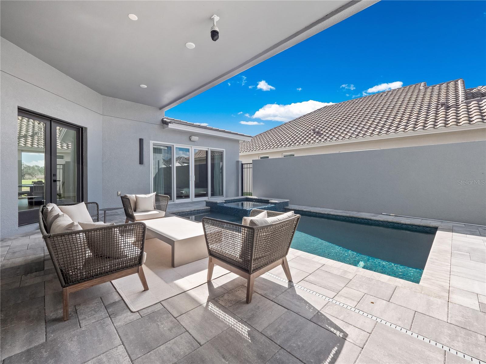 Image 5 of 43 For 239 Hampton Loop