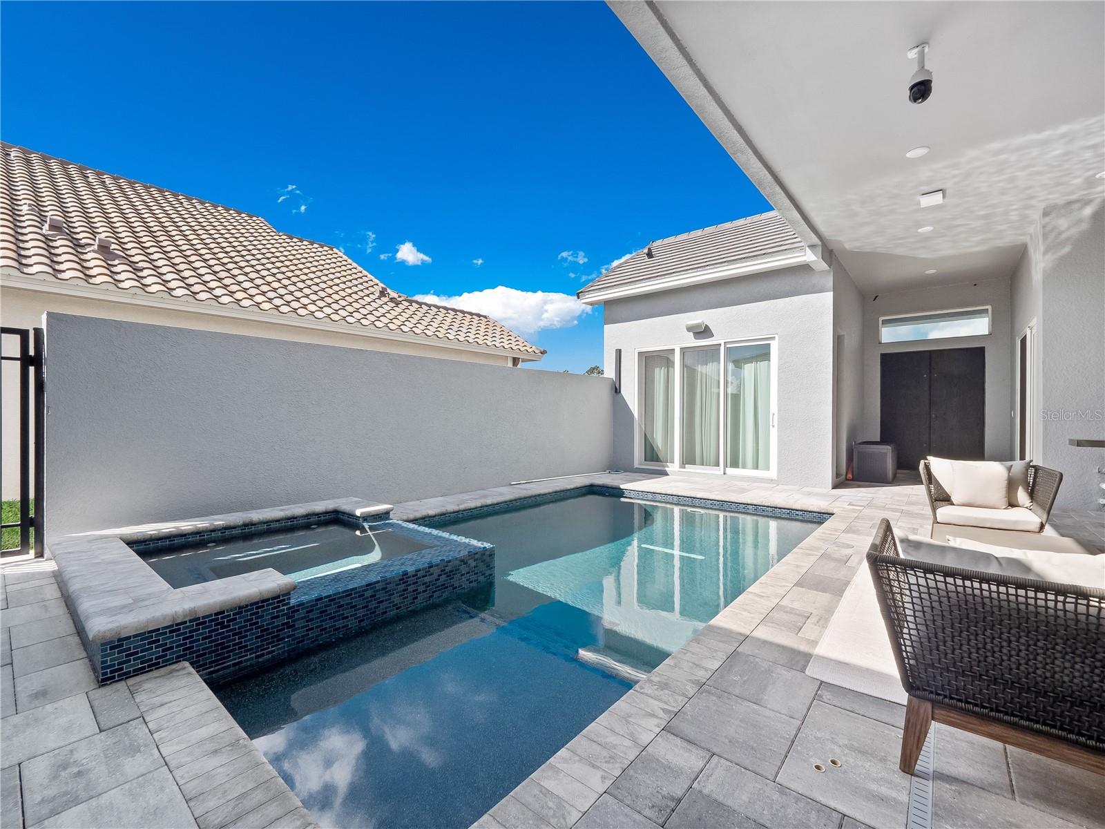 Image 6 of 43 For 239 Hampton Loop