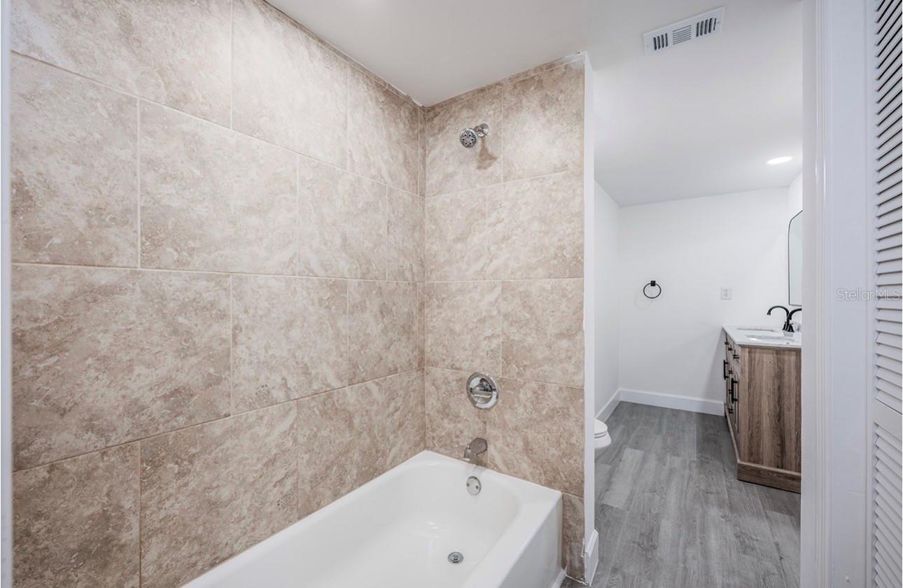 Image 17 of 31 For 1709 Lake Lorine Drive