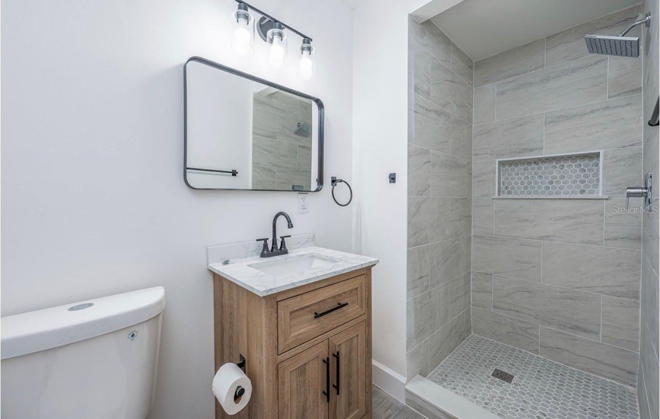 Image 21 of 31 For 1709 Lake Lorine Drive