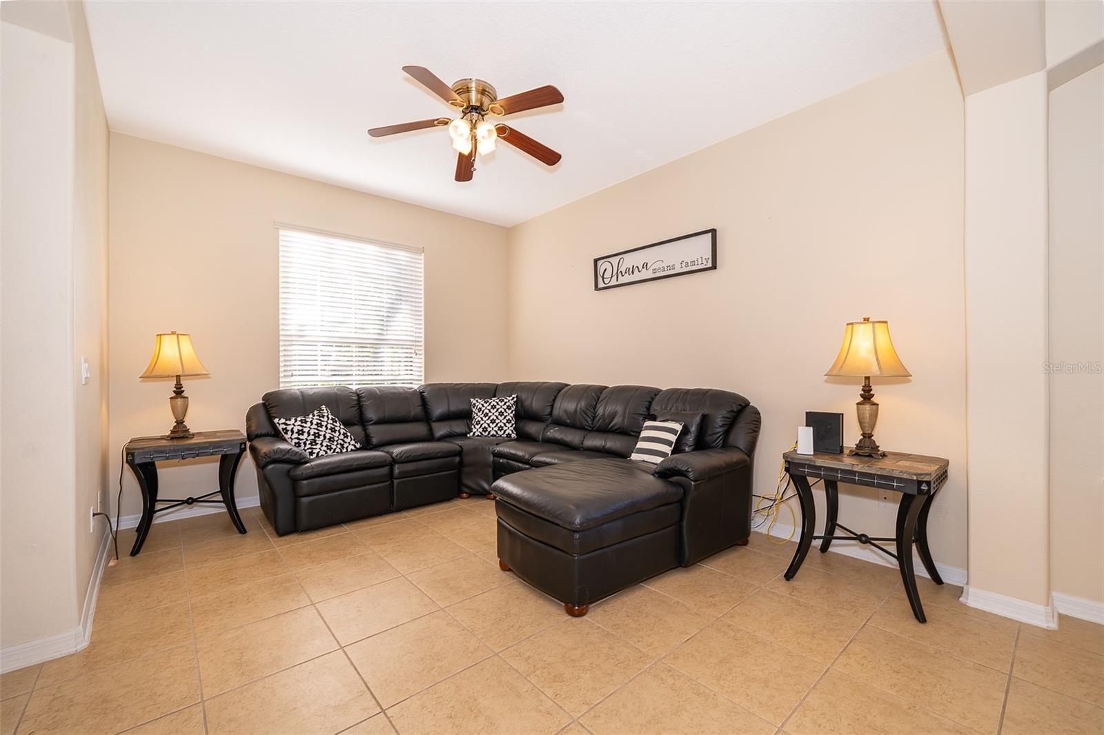 Image 6 of 47 For 906 Orange Cosmos Boulevard