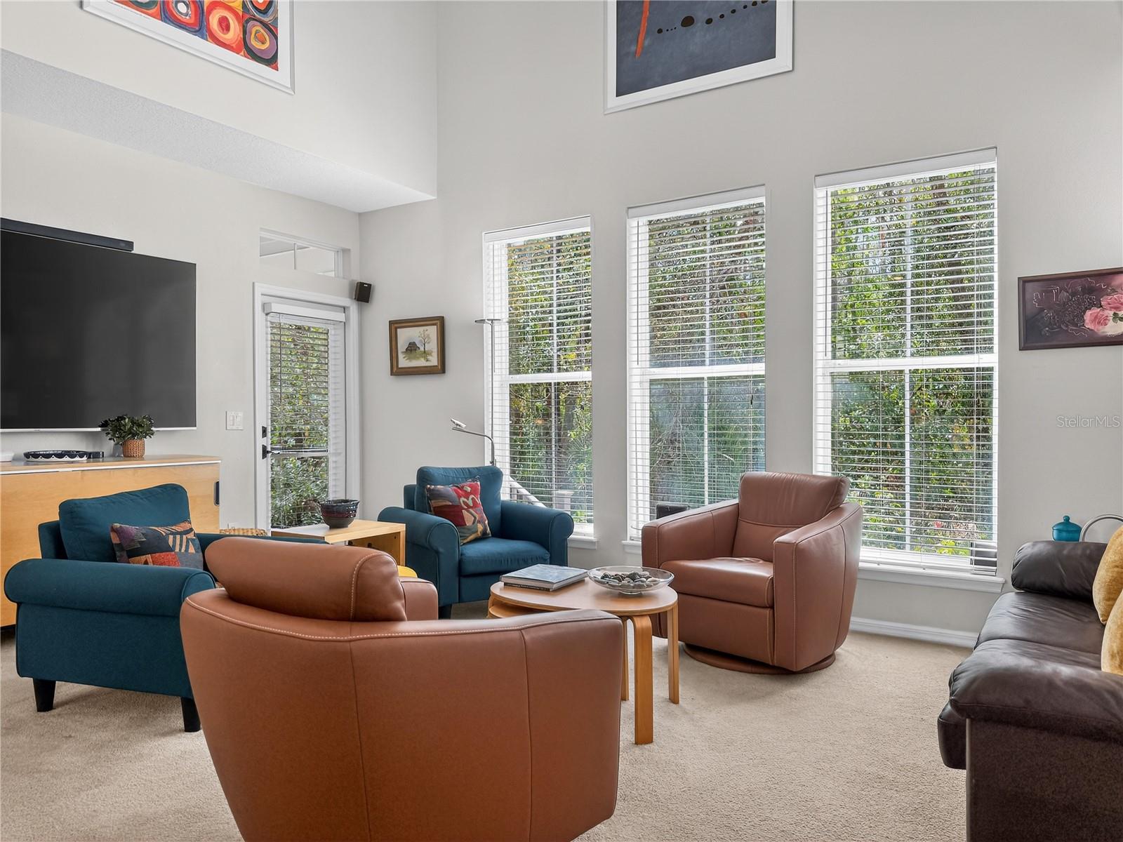 Image 18 of 59 For 916 Towhee Court