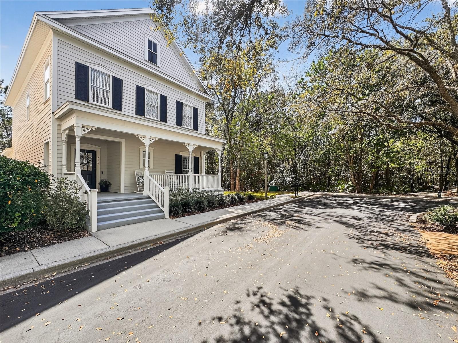 Image 2 of 59 For 916 Towhee Court