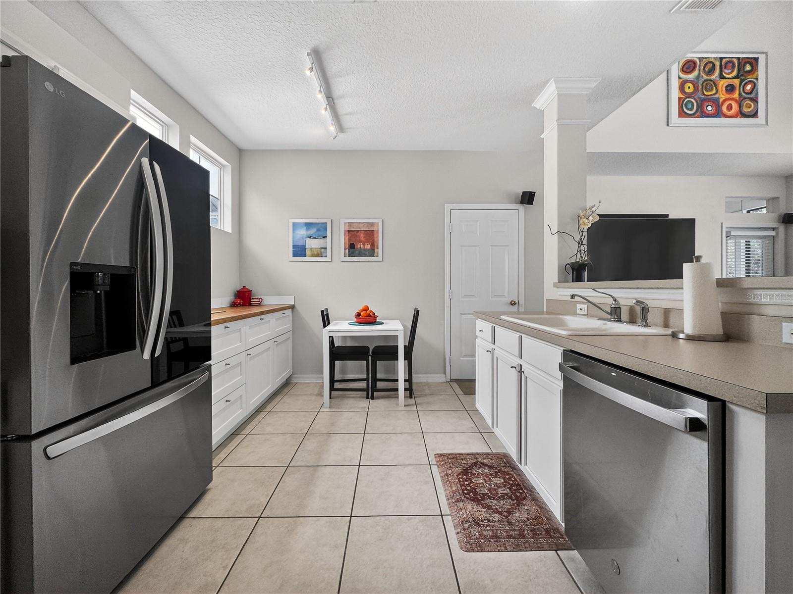 Image 24 of 59 For 916 Towhee Court