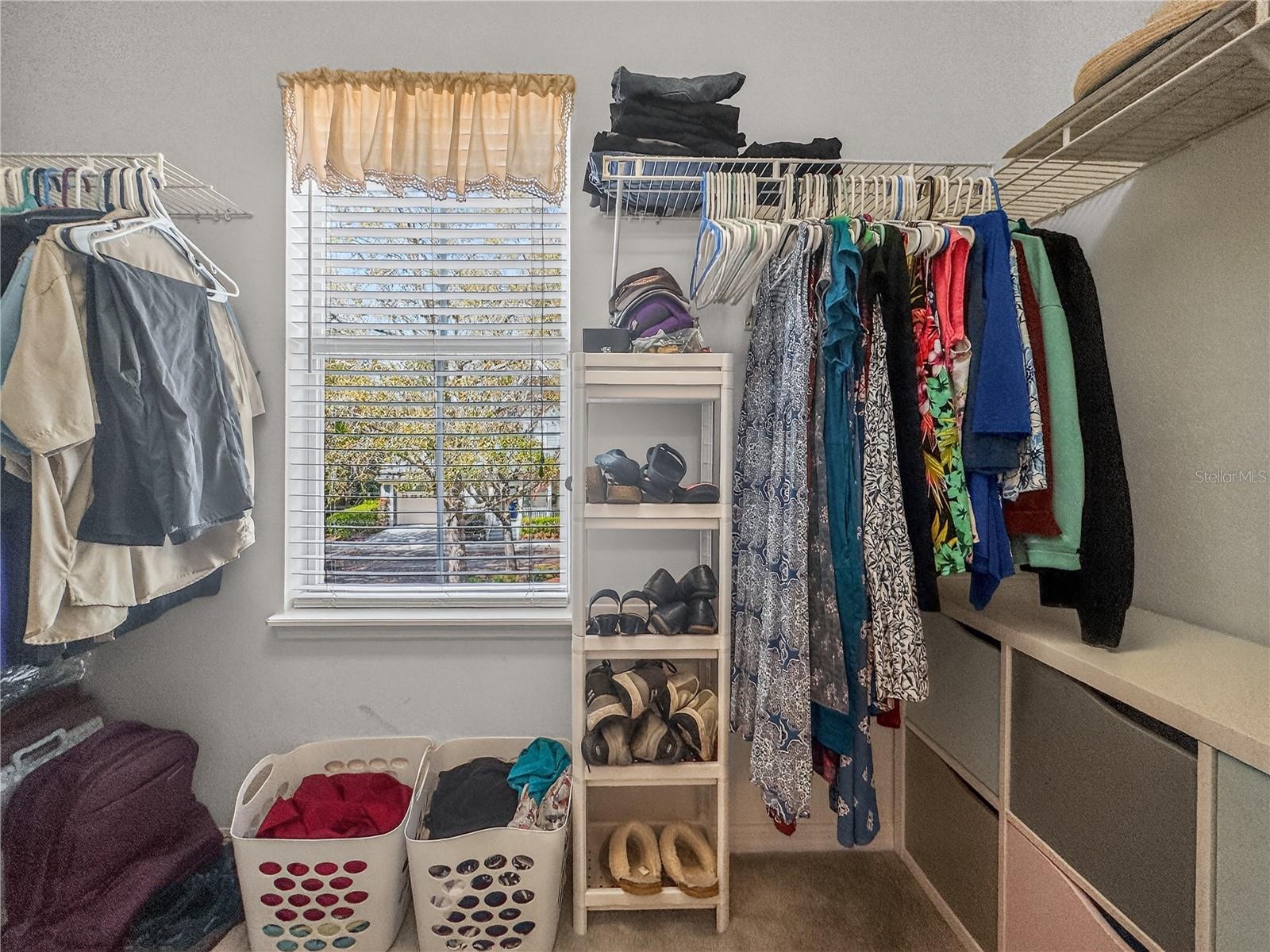 Image 37 of 59 For 916 Towhee Court