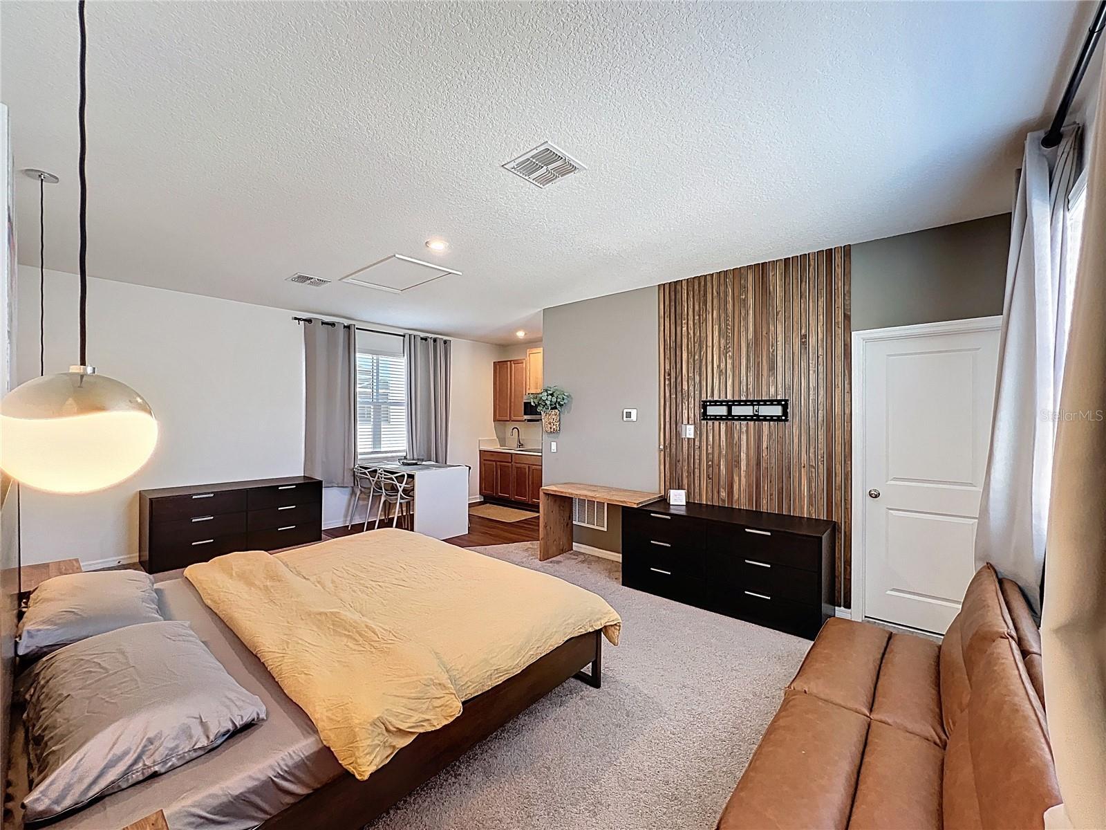 Image 25 of 36 For 4624 Prairie Creek Street