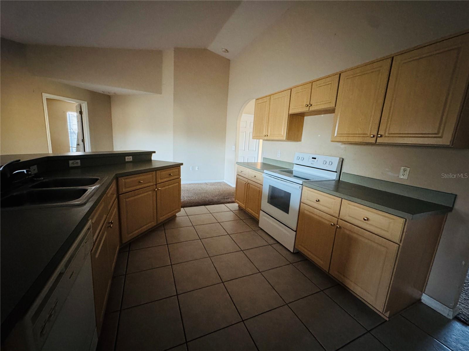 Image 6 of 12 For 424 Cardinal Court