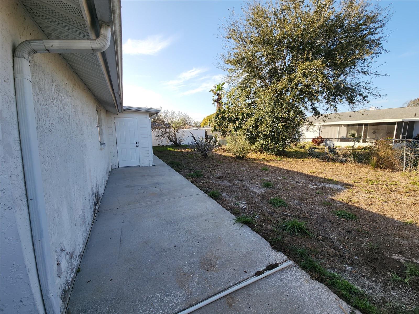 Image 14 of 15 For 7721 Foxbloom Drive