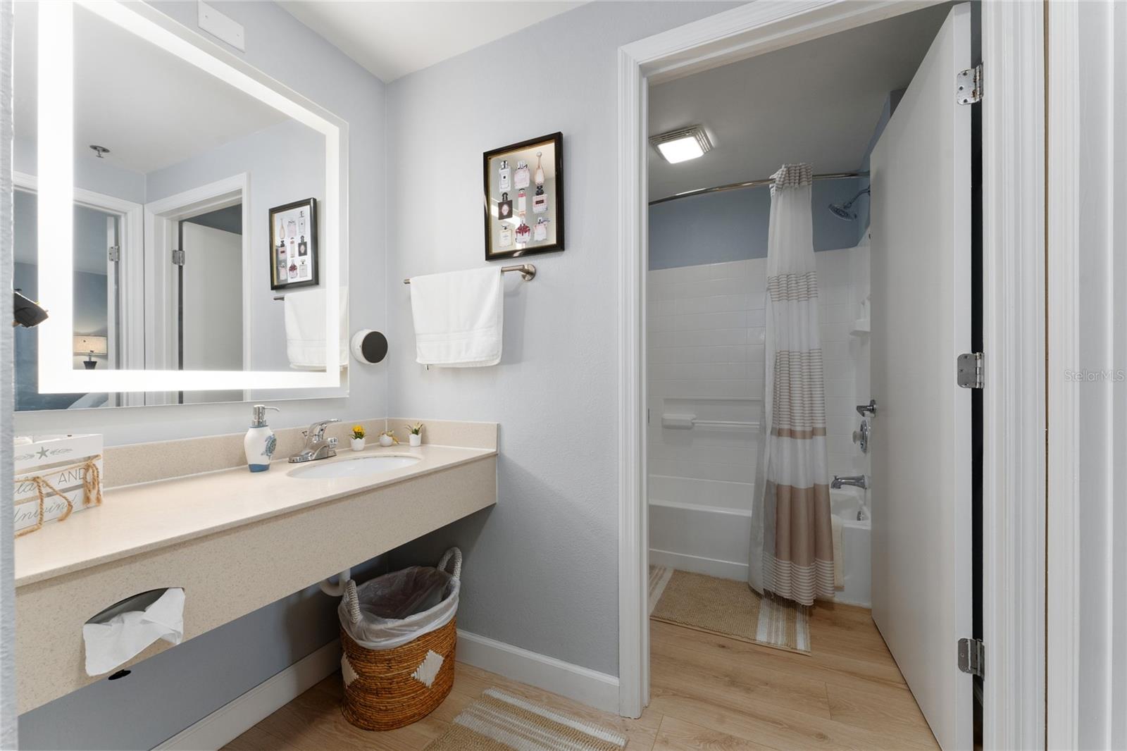 Image 17 of 29 For 7601 Canada Avenue 408