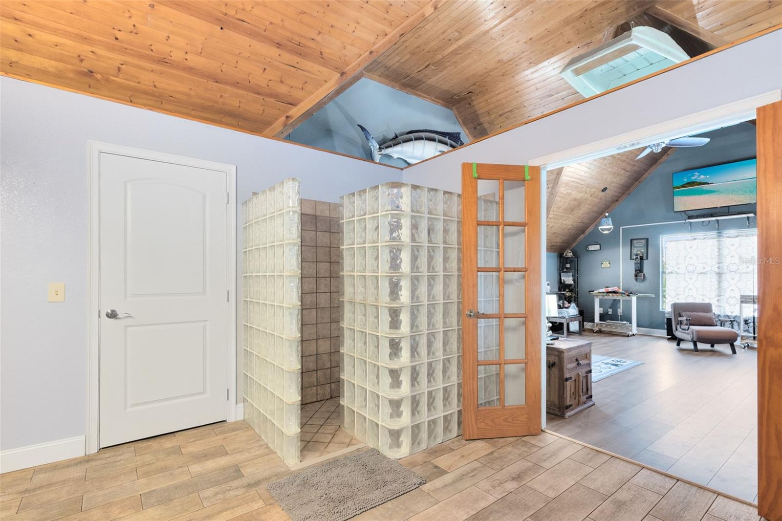 Image 21 of 39 For 2541 Ridgeway Drive