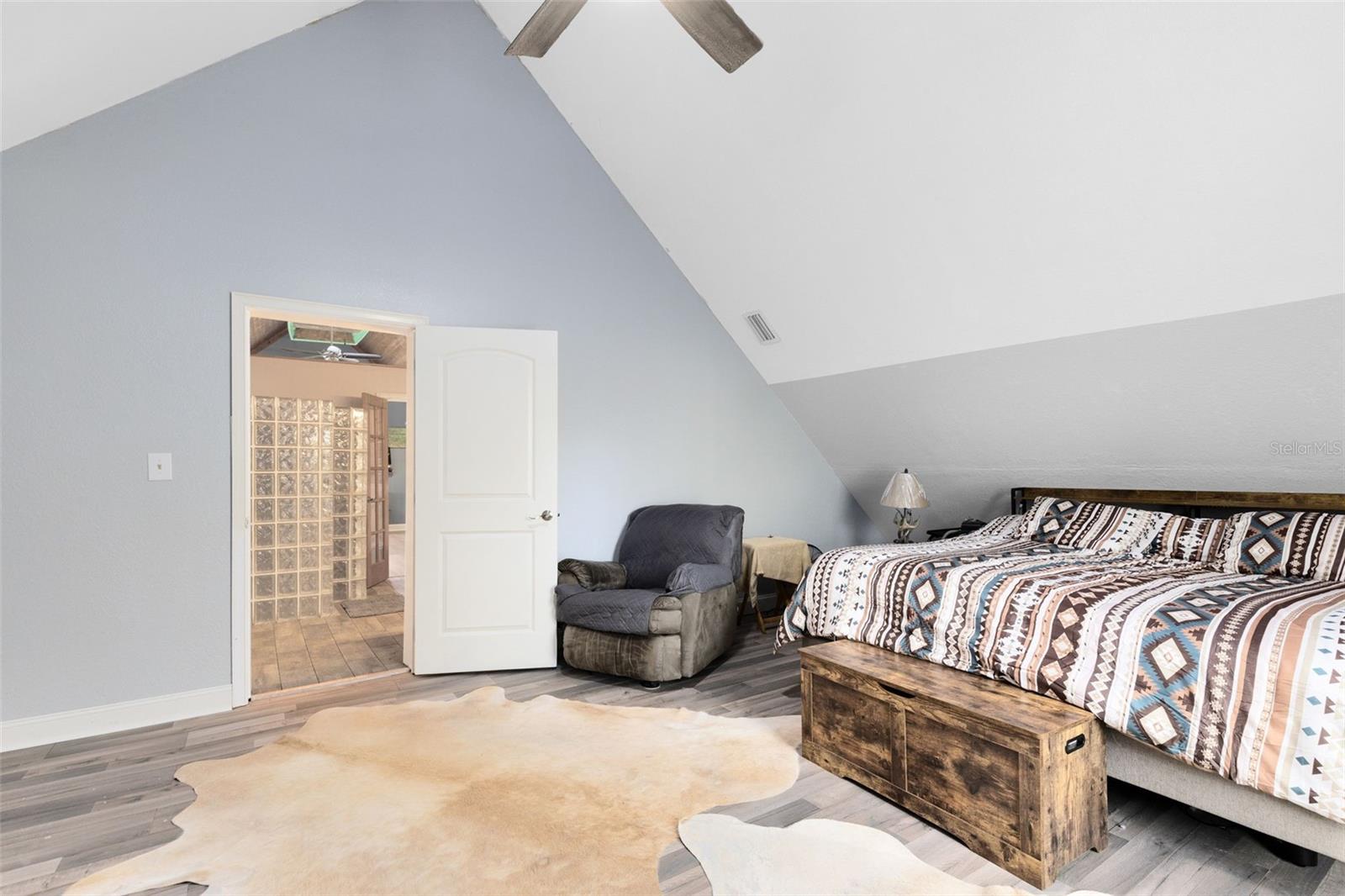 Image 24 of 39 For 2541 Ridgeway Drive