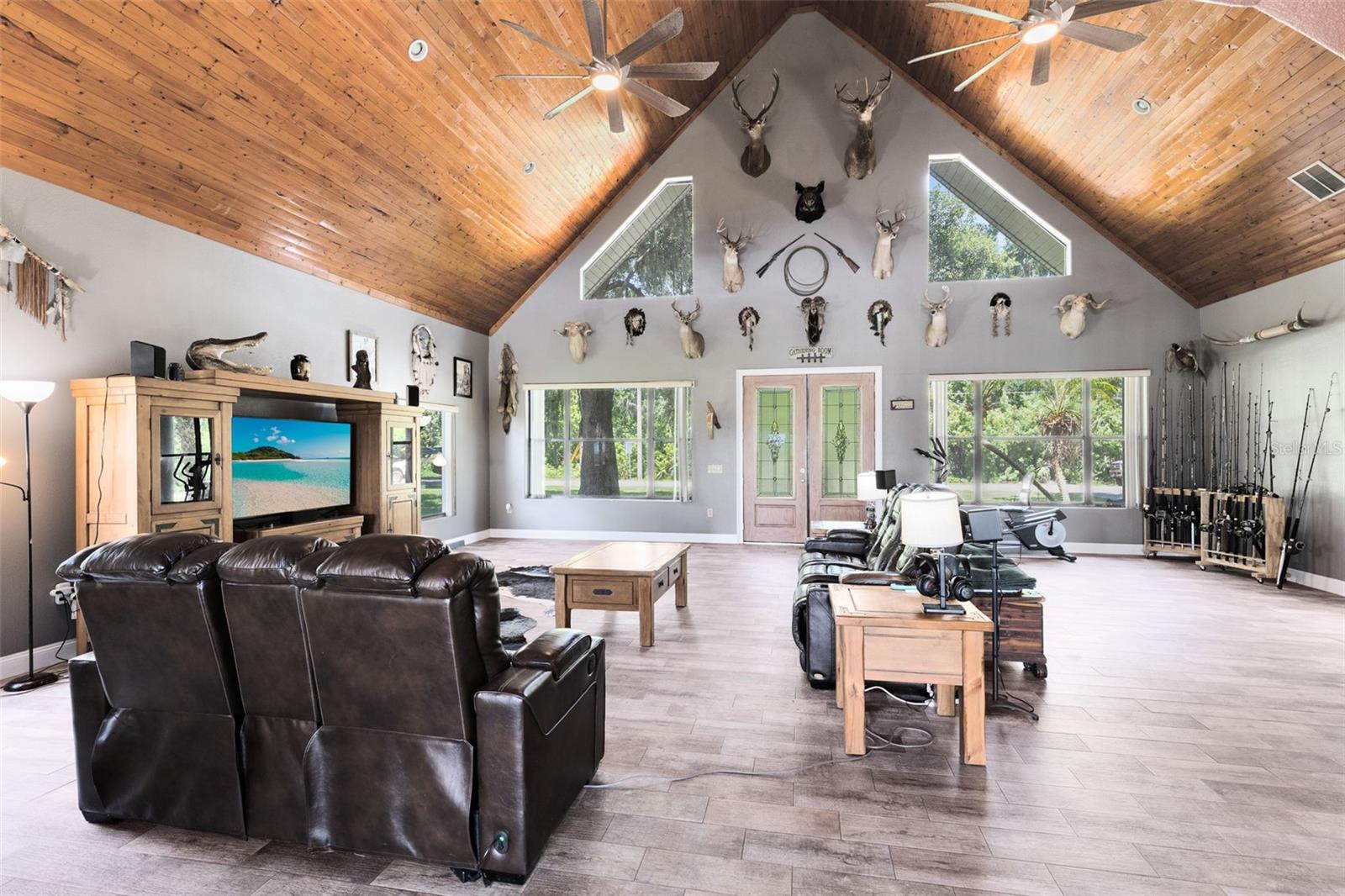 Image 5 of 39 For 2541 Ridgeway Drive