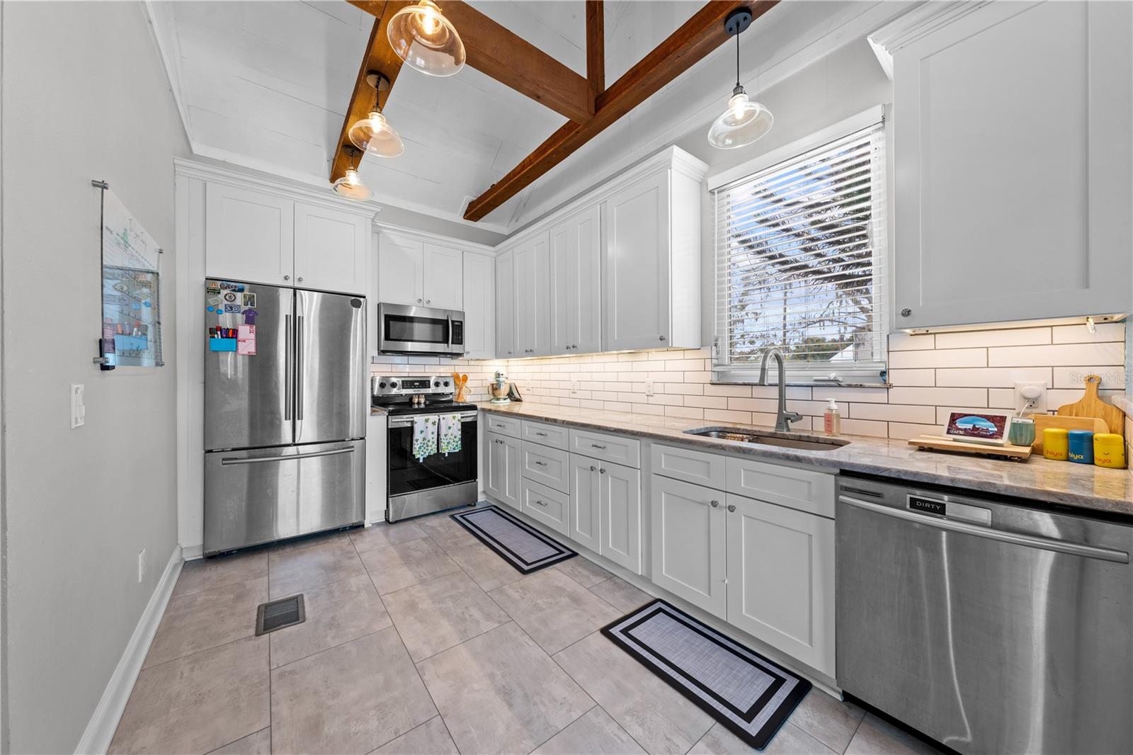 Image 18 of 52 For 708 Virginia Avenue