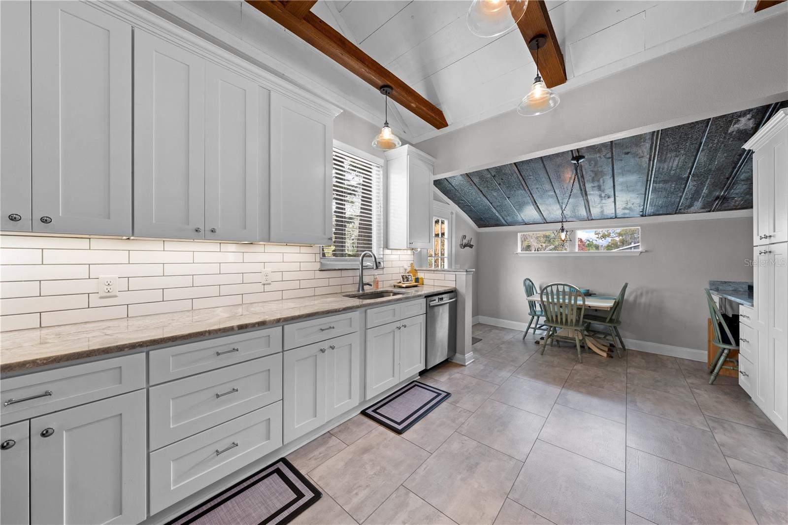 Image 19 of 52 For 708 Virginia Avenue