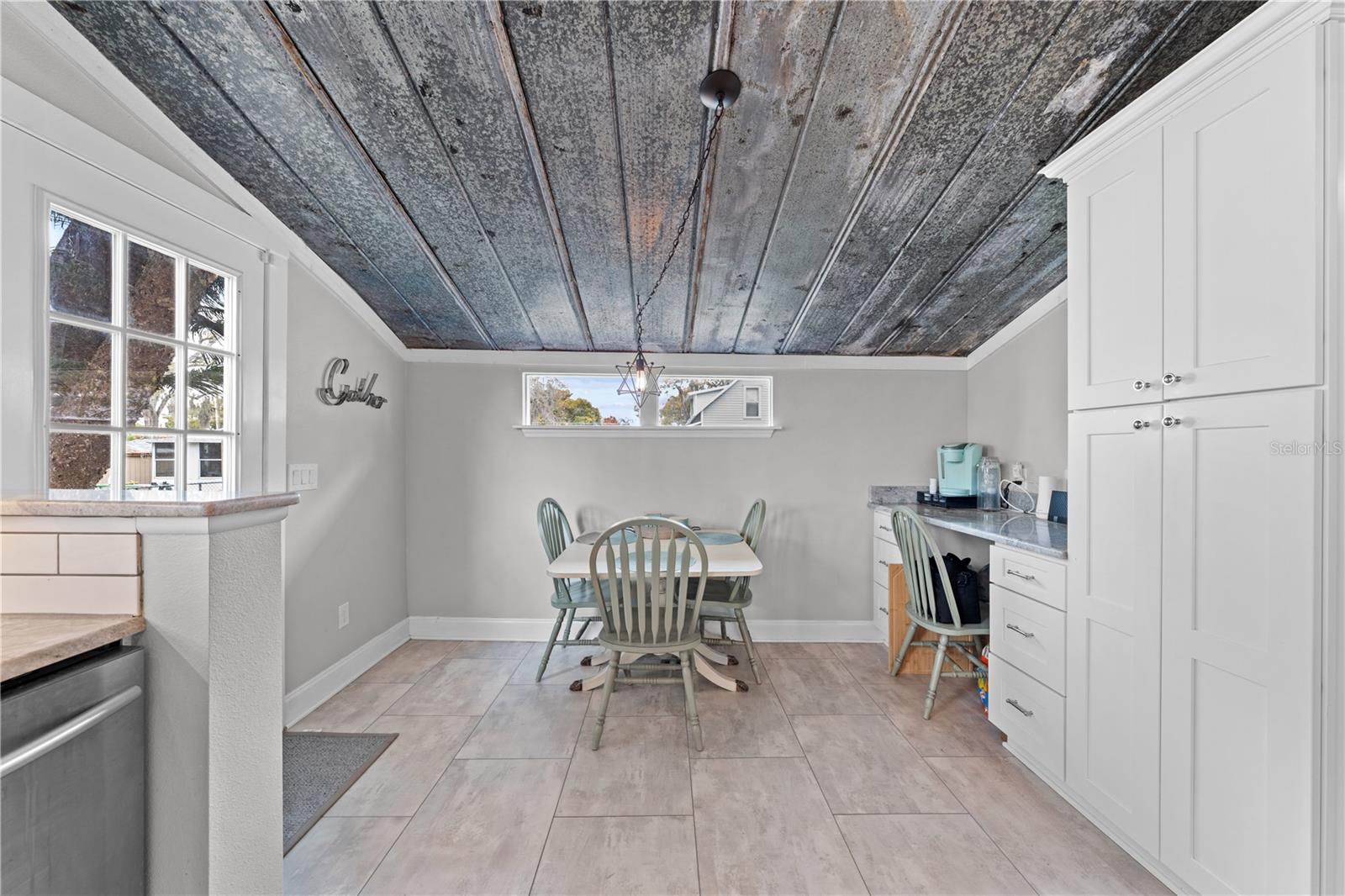 Image 22 of 52 For 708 Virginia Avenue