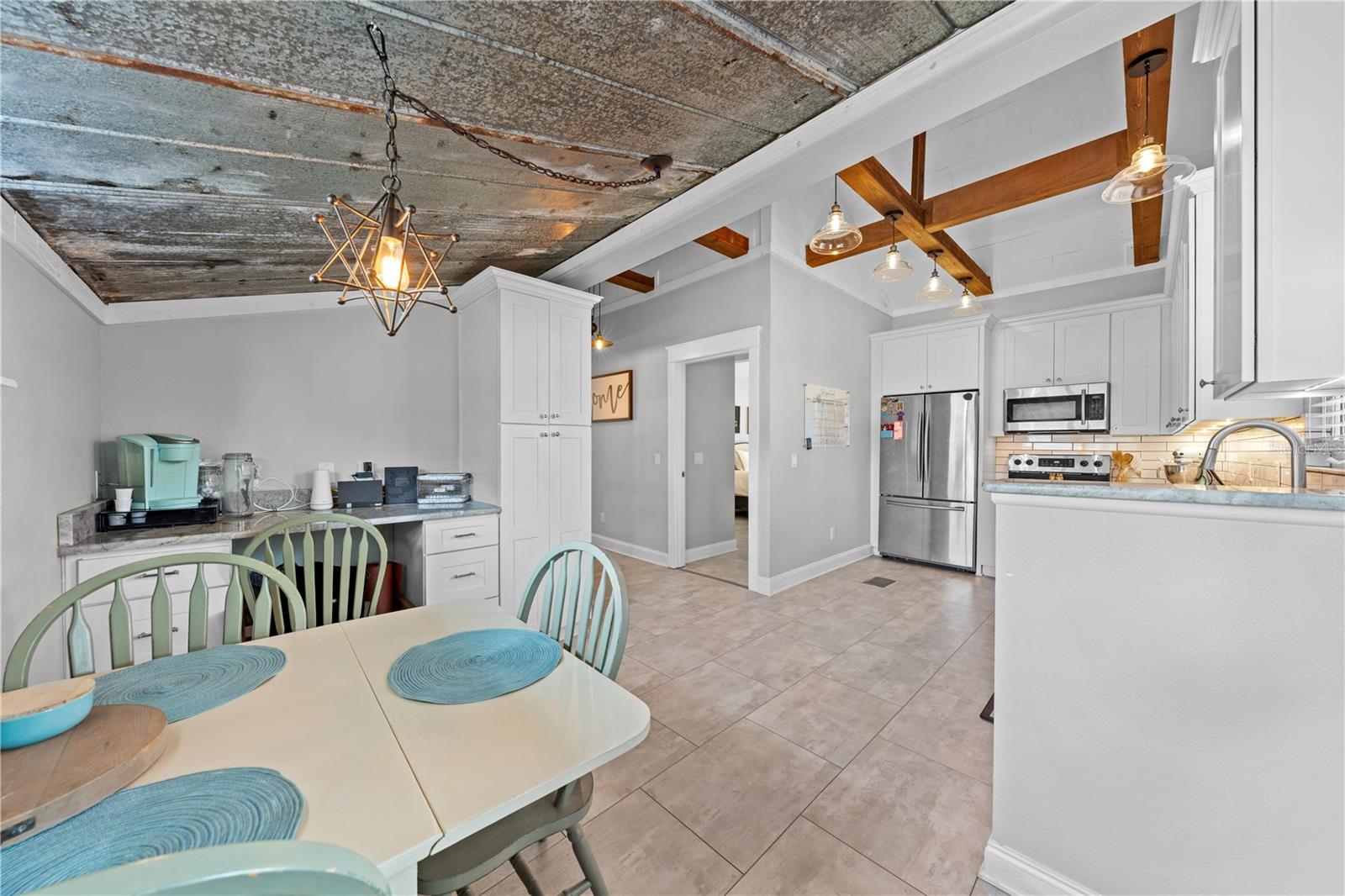 Image 23 of 52 For 708 Virginia Avenue