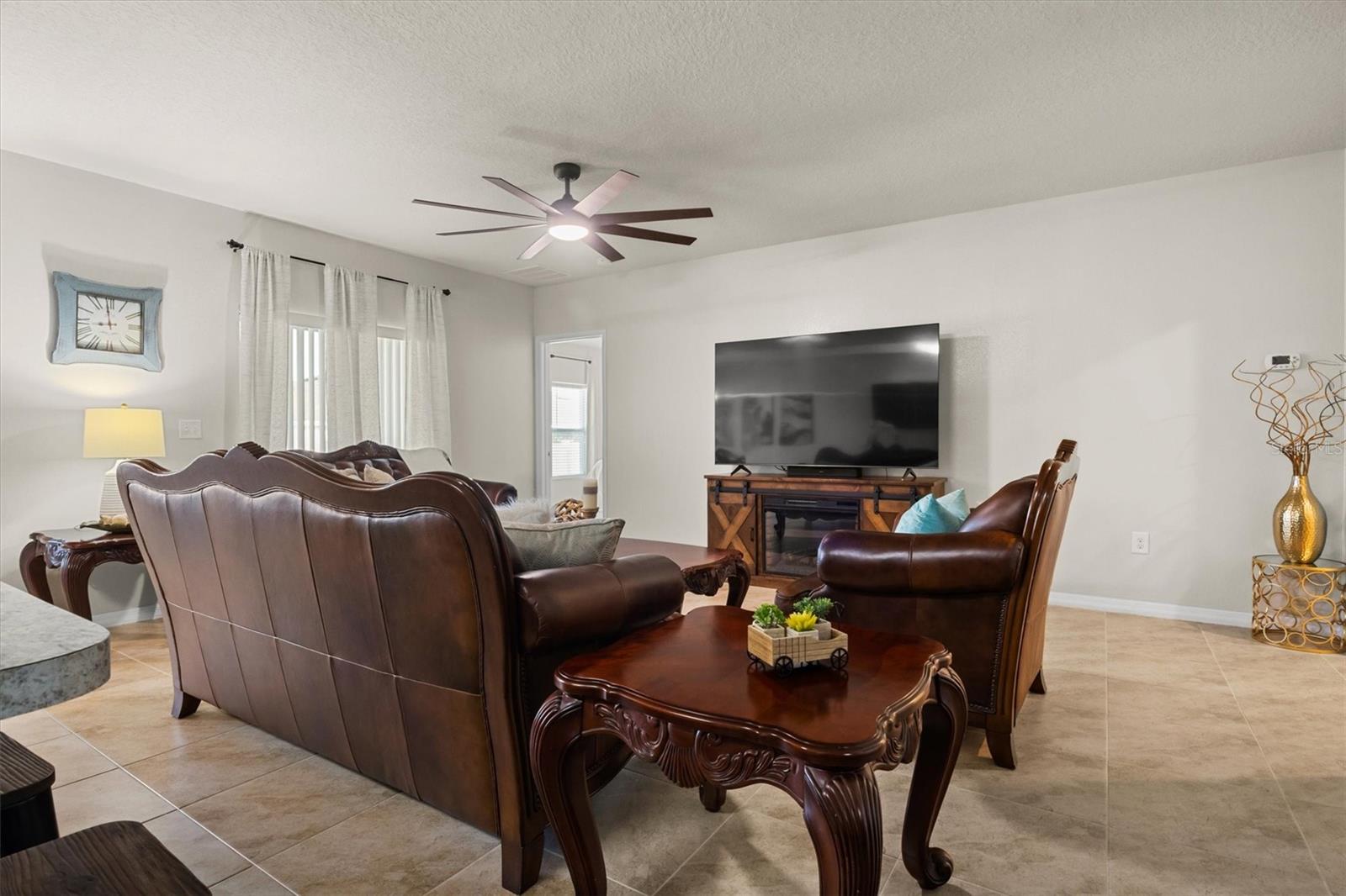 Image 12 of 38 For 555 Lucerne Boulevard