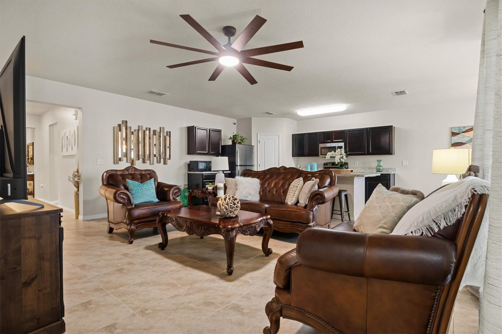 Image 13 of 38 For 555 Lucerne Boulevard