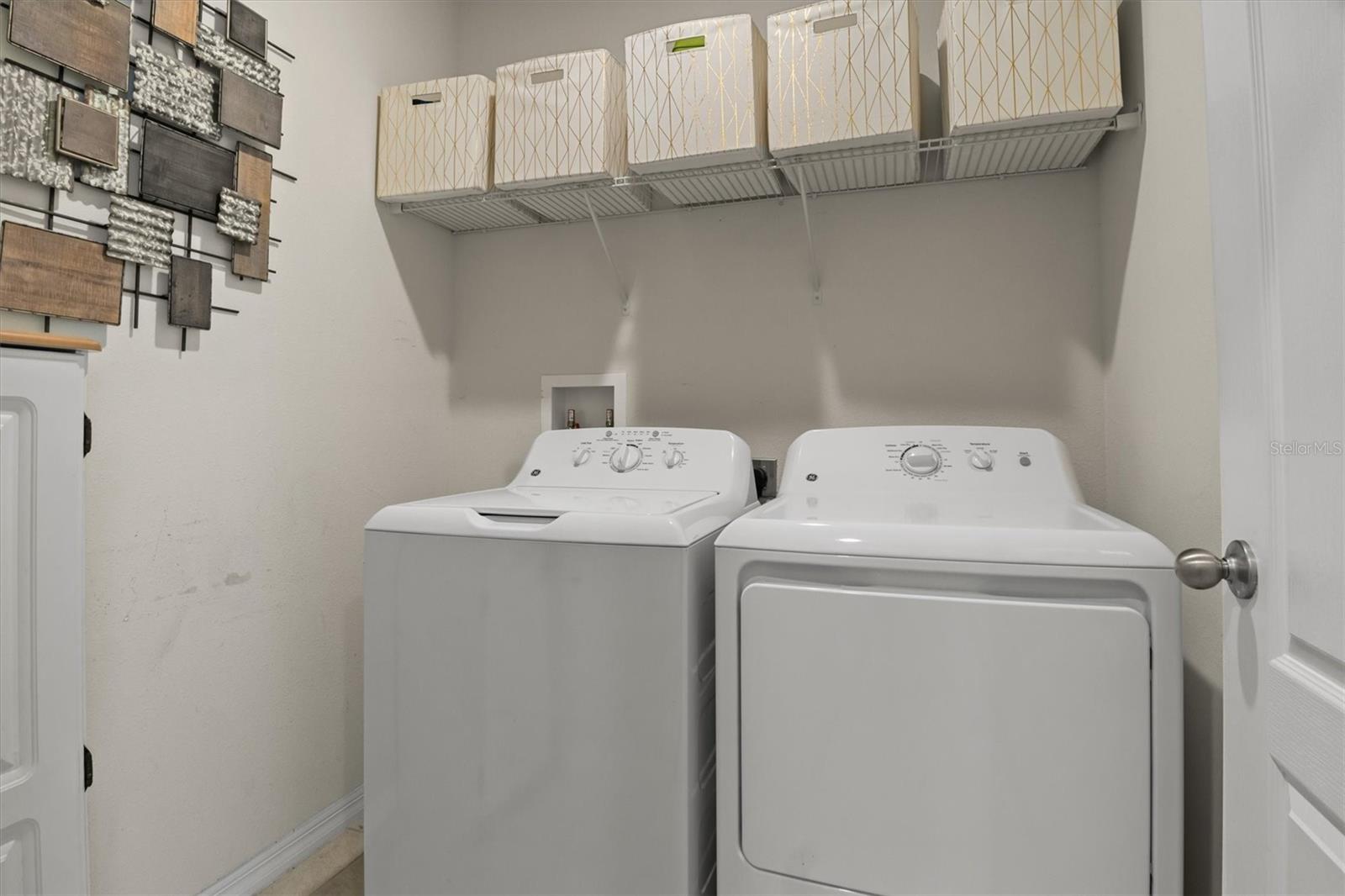 Image 17 of 38 For 555 Lucerne Boulevard