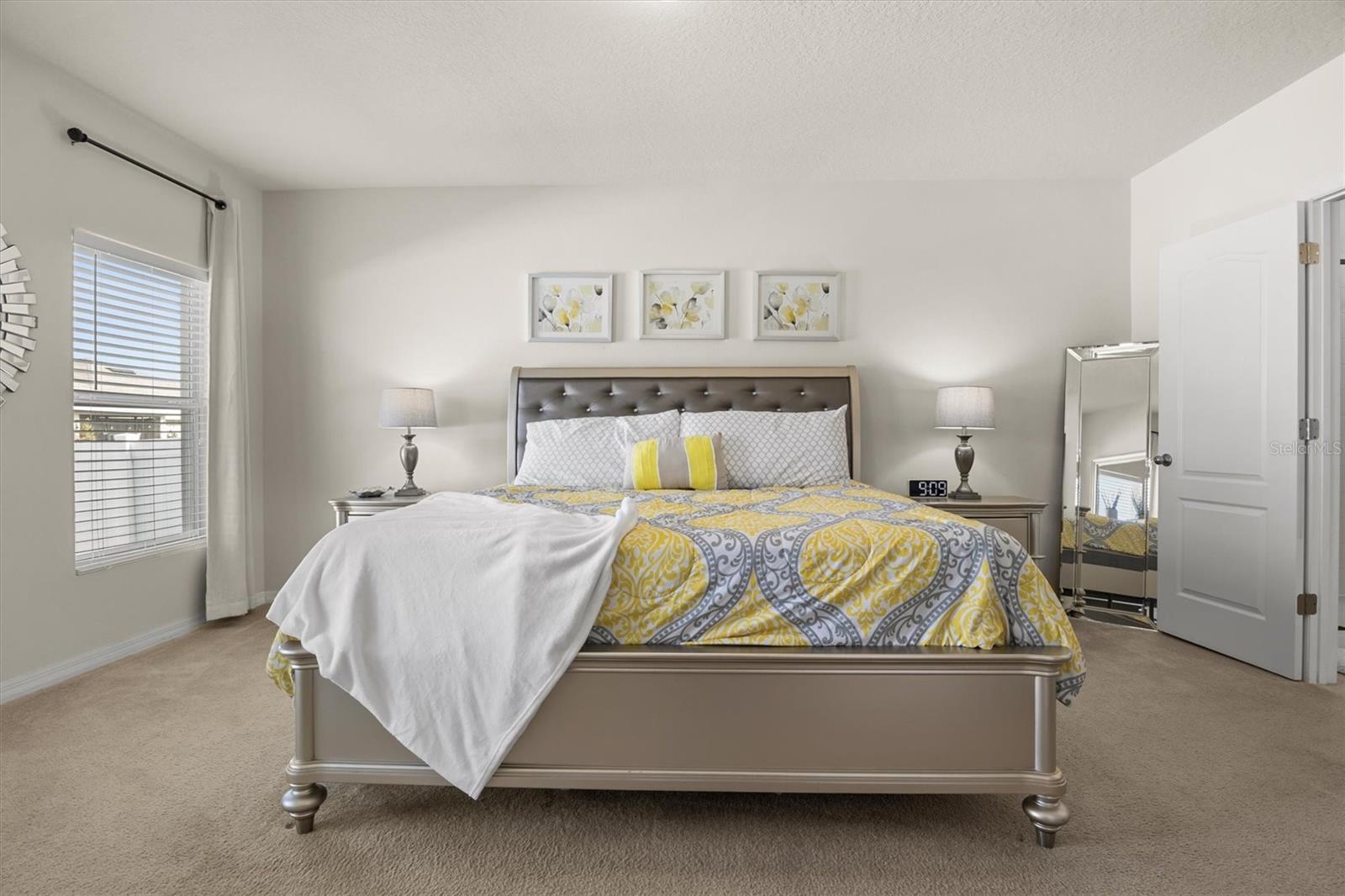 Image 20 of 38 For 555 Lucerne Boulevard