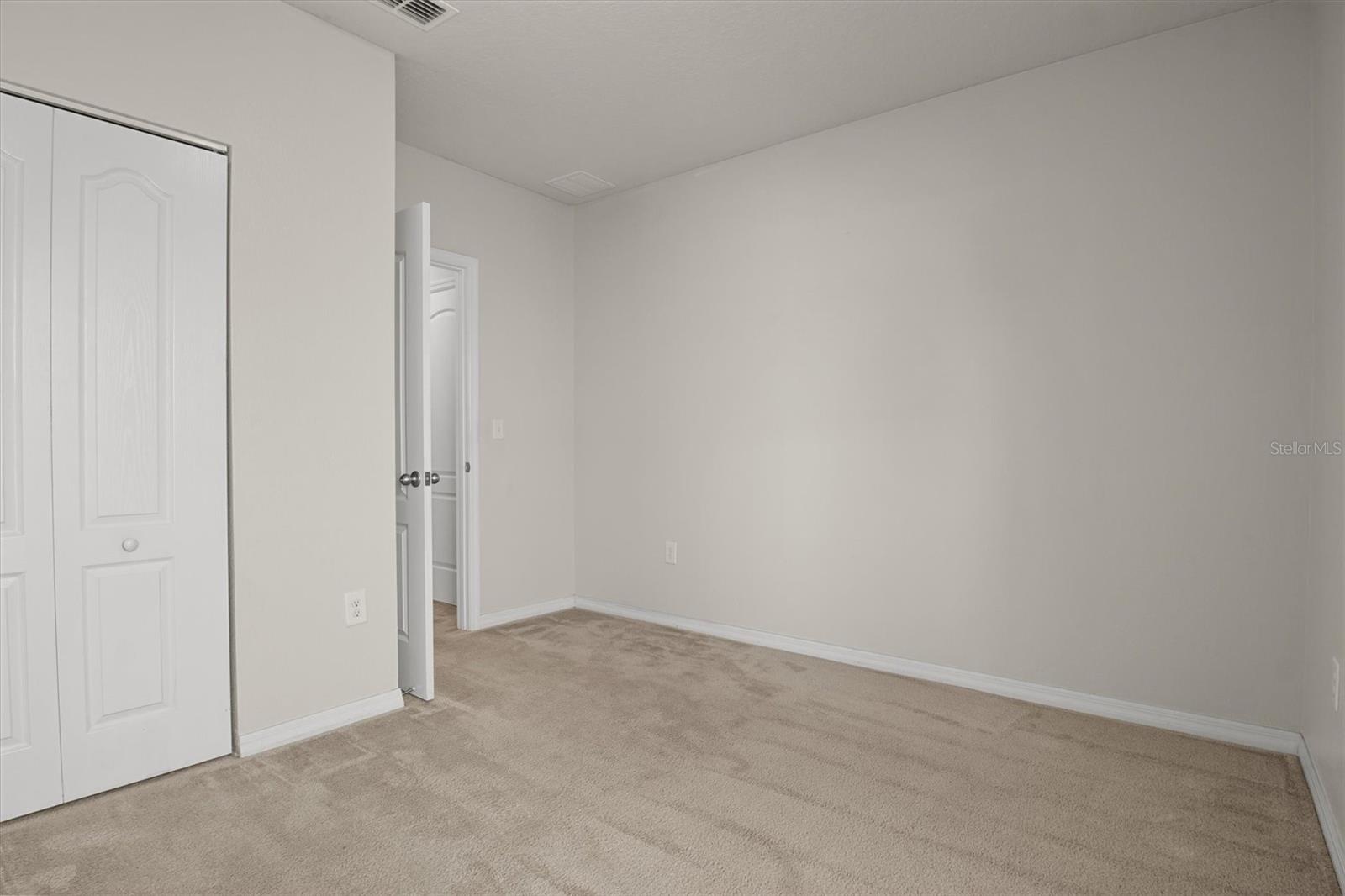 Image 22 of 38 For 555 Lucerne Boulevard