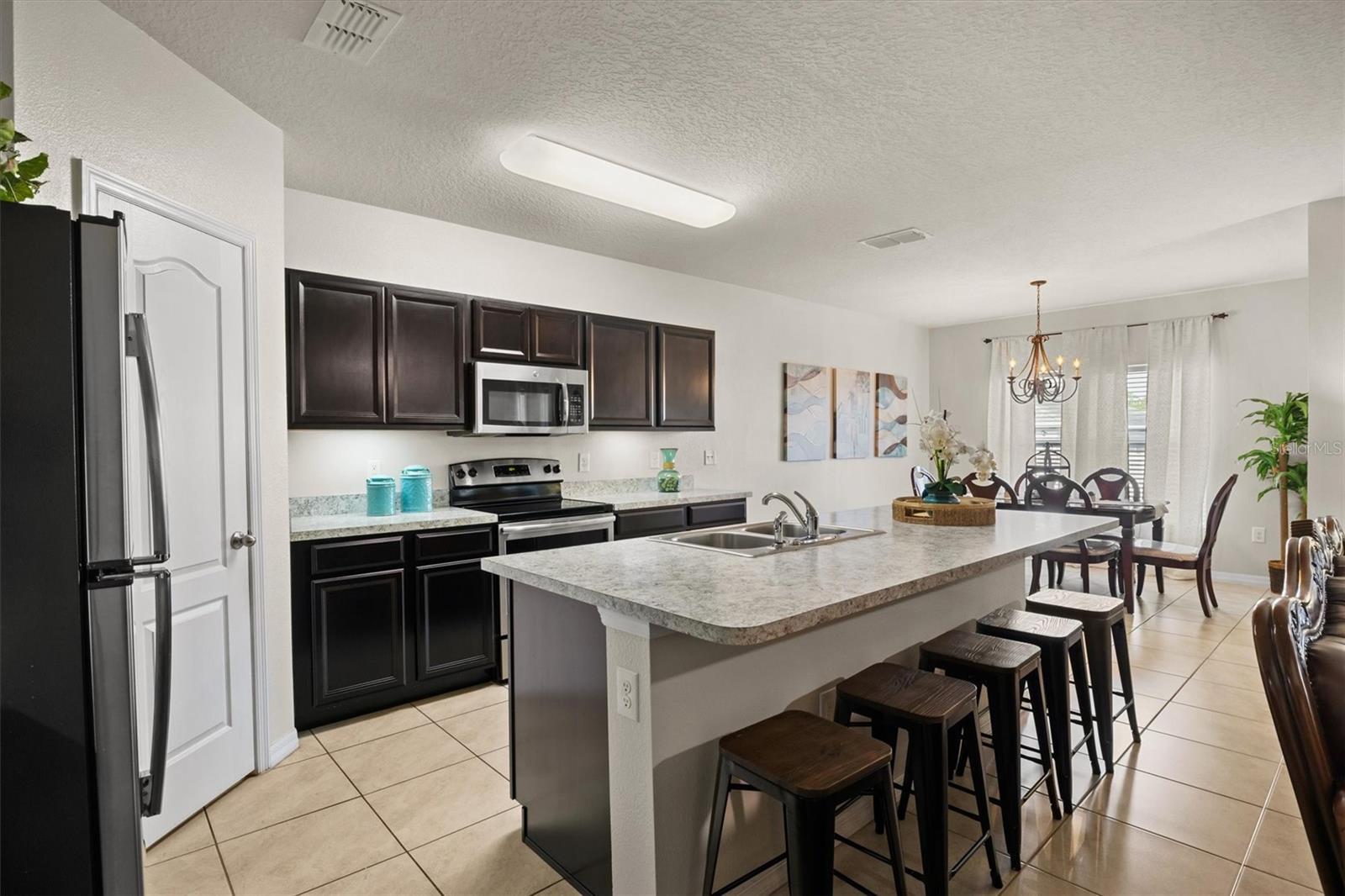 Image 6 of 38 For 555 Lucerne Boulevard