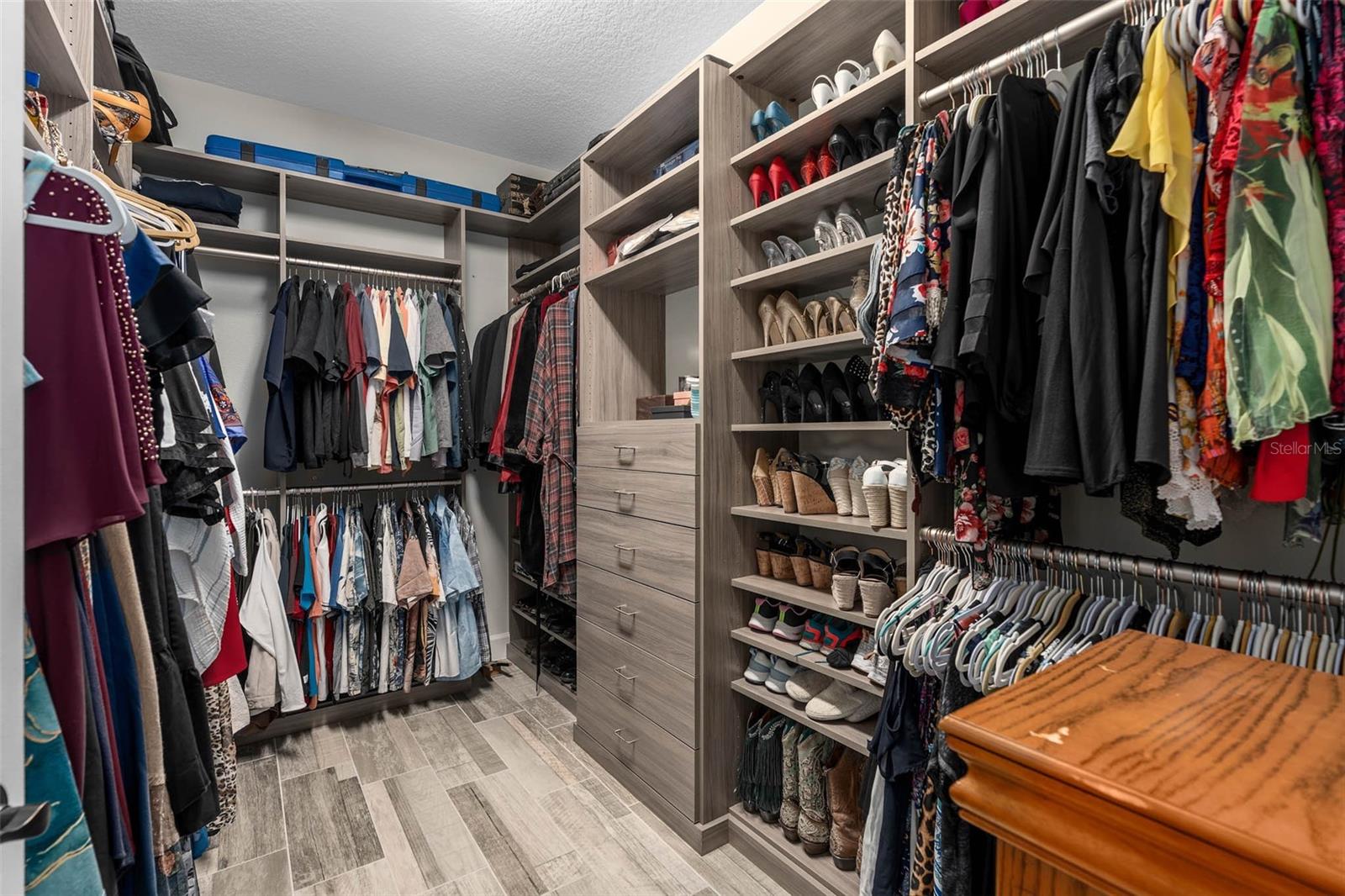 Image 27 of 82 For 715 Asturias Road