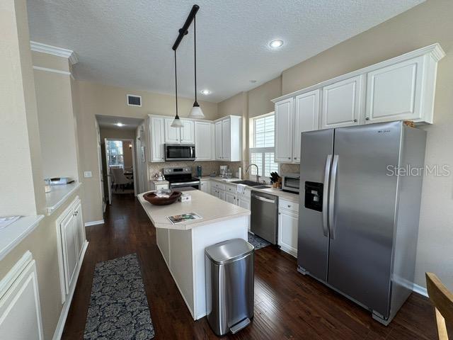 Image 10 of 37 For 1128 Rush Street