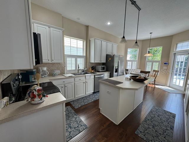 Image 11 of 37 For 1128 Rush Street