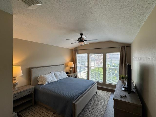 Image 17 of 37 For 1128 Rush Street