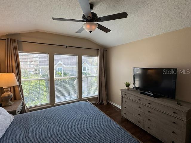 Image 18 of 37 For 1128 Rush Street