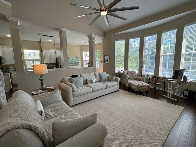 Image 8 of 37 For 1128 Rush Street