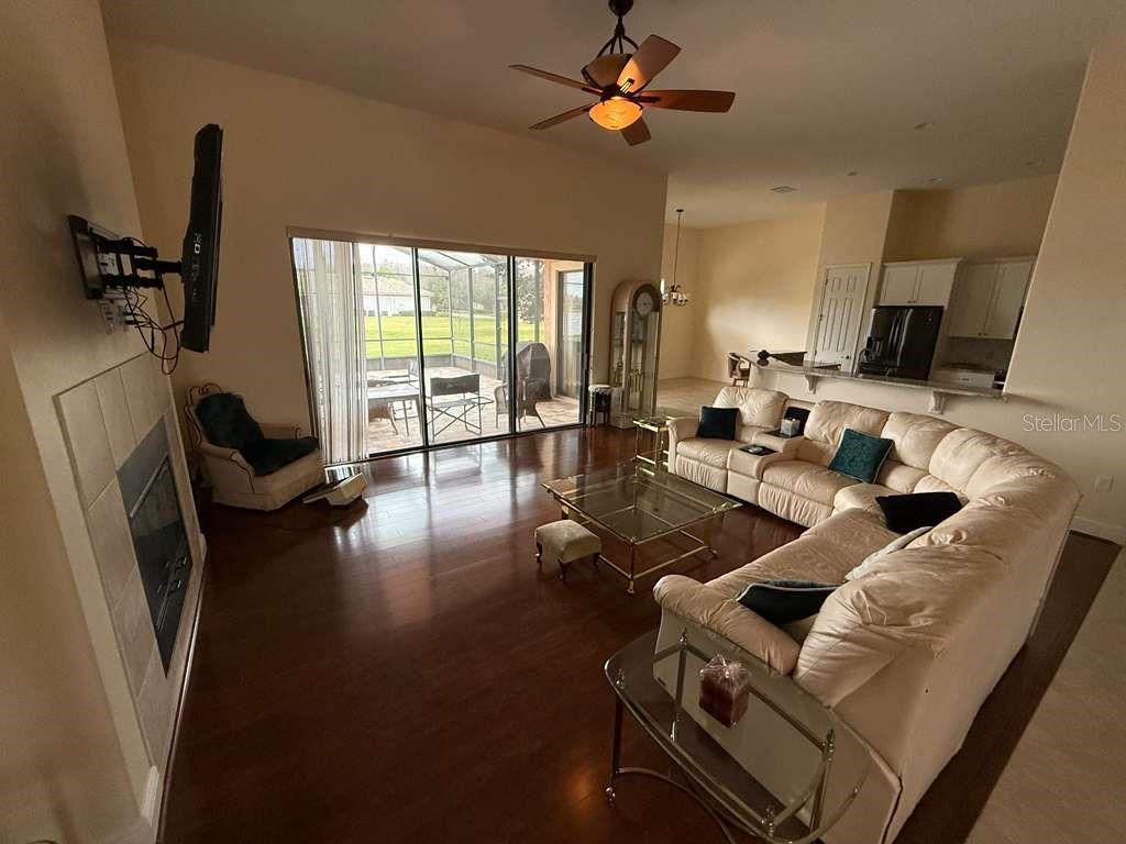 Image 2 of 8 For 898 San Raphael Street