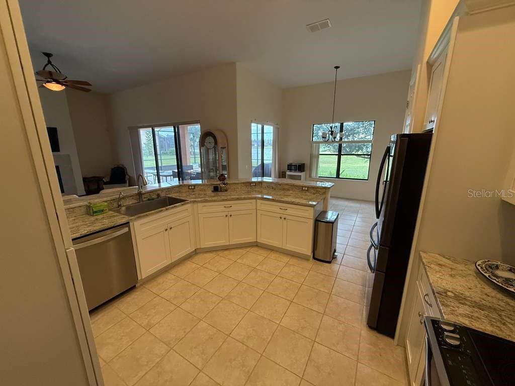 Image 4 of 8 For 898 San Raphael Street