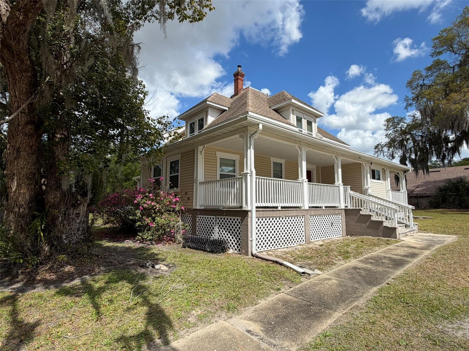 Image 3 of 29 For 903 New York Avenue