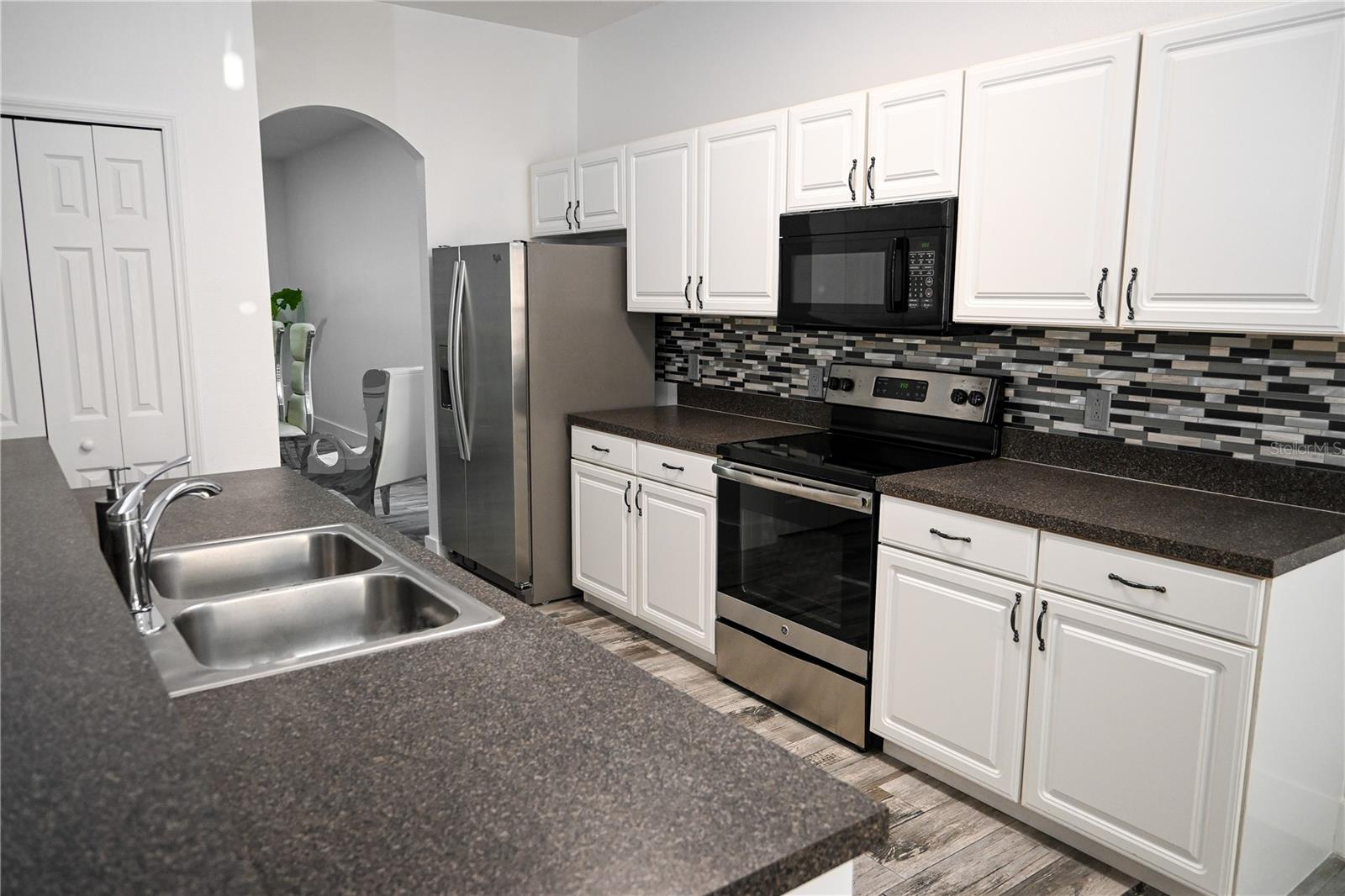 Image 26 of 36 For 4733 Cumbriam Lakes Drive