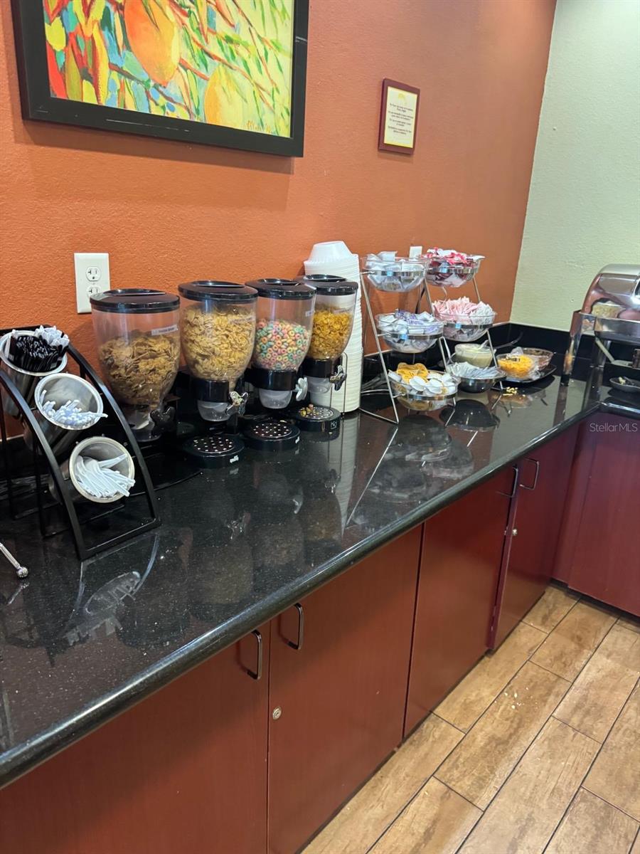 Image 12 of 15 For 3000 Maingate Ln  319