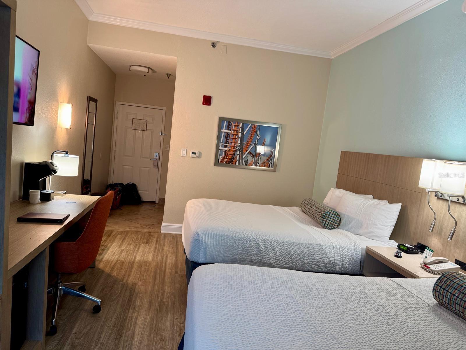 Image 4 of 15 For 3000 Maingate Ln  319