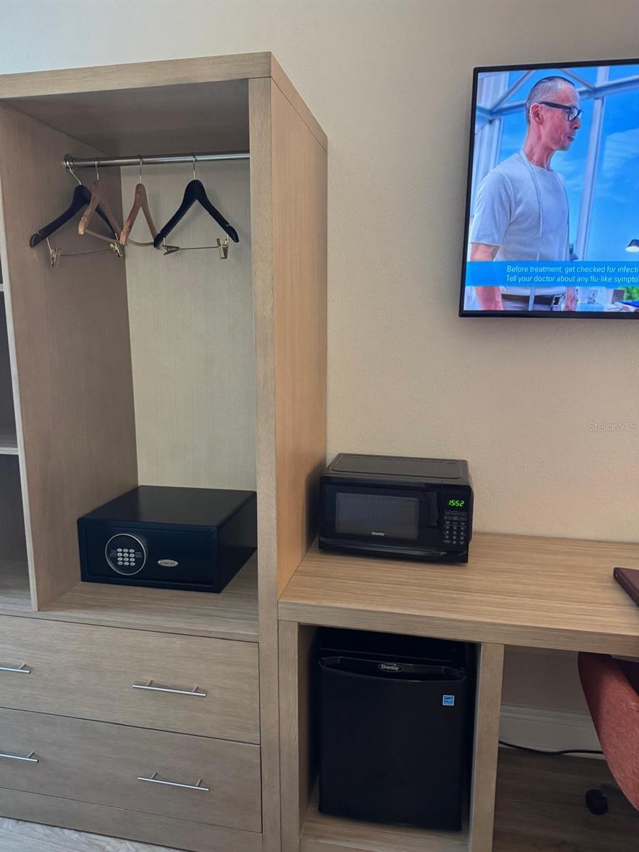 Image 5 of 15 For 3000 Maingate Ln  319