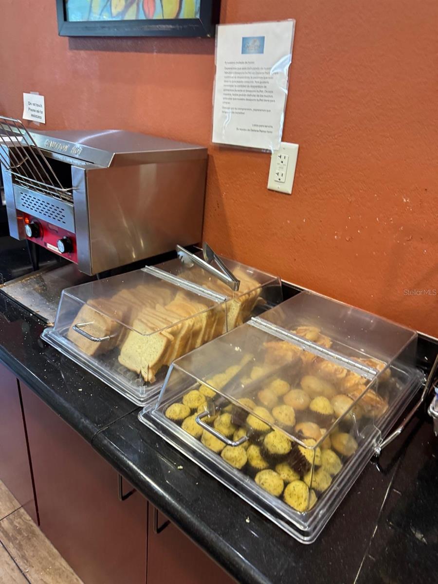 Image 9 of 15 For 3000 Maingate Ln  319