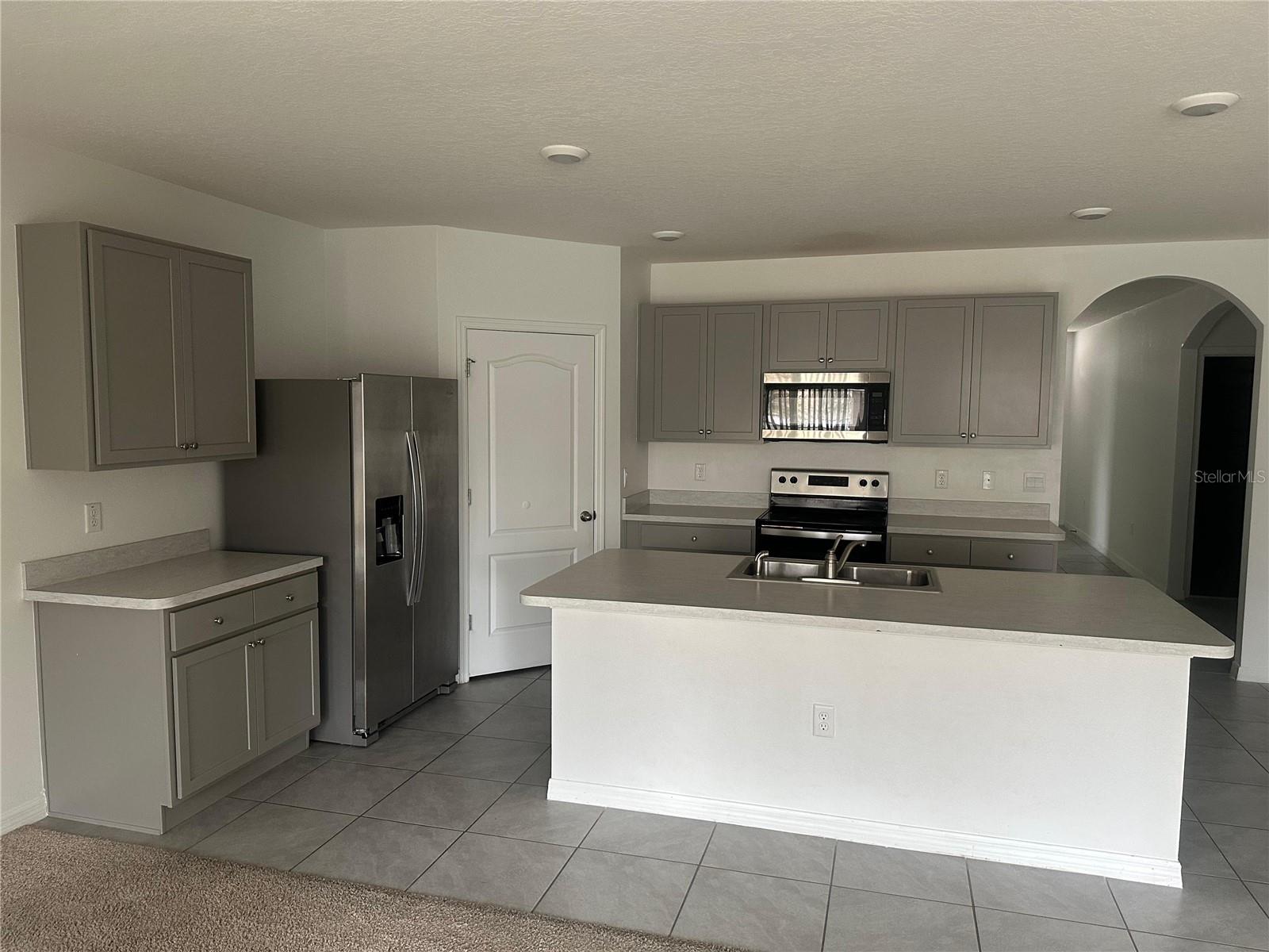 Image 2 of 9 For 318 Montgomery Court