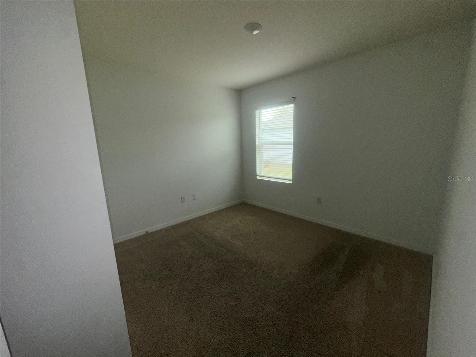 Image 3 of 9 For 318 Montgomery Court